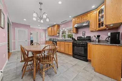 11 Pilgrim Rd, Woburn, MA 01801 - Photo 9