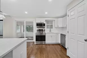 251 Winn St, Burlington, MA 01803 - Photo 11