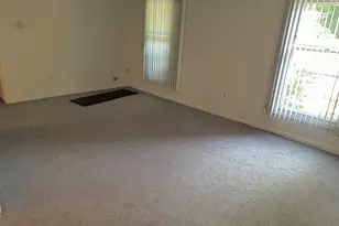 40 Halifax, Springfield, MA 01108 - Photo 7