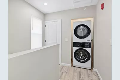 61 Parker St #1, Springfield, MA 01151 - Photo 5