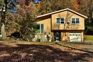 87 Bayberry Ln, Westfield, MA 01085 - Photo 1