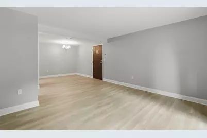 405 Franklin Crossing Road #405, Franklin, MA 02038 - Photo 5