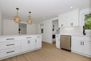 33 Cheryl Ln, Holliston, MA 01746 - Photo 1