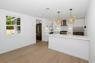 33 Cheryl Ln, Holliston, MA 01746 - Photo 3
