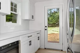 33 Cheryl Ln, Holliston, MA 01746 - Photo 7