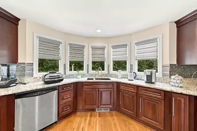 35 Striper Cir, Dartmouth, MA 02747 - Photo 9