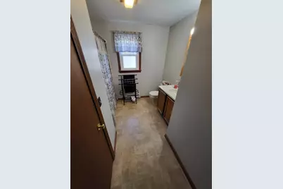 457 Charlton St, Southbridge, MA 01550 - Photo 17