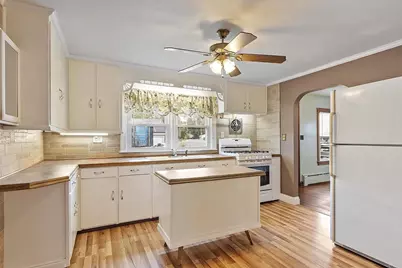 173 Tenth St, Leominster, MA 01453 - Photo 9