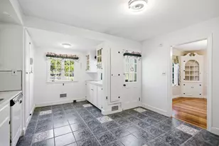 35 Forest St, Stoneham, MA 02180 - Photo 11
