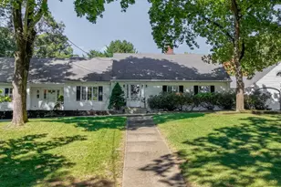 35 Forest St, Stoneham, MA 02180 - Photo 3