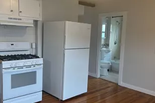 23 Roundy St, Beverly, MA 01915 - Photo 3