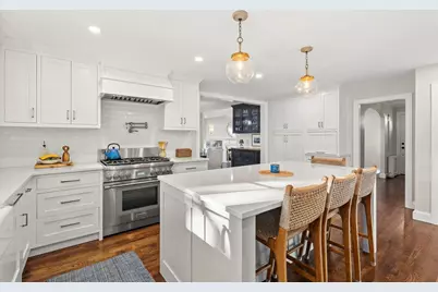 31 Sevinor Rd, Marblehead, MA 01945 - Photo 13