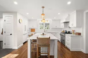 31 Sevinor Rd, Marblehead, MA 01945 - Photo 7