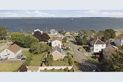 25 Bellevue St, New Bedford, MA 02744 - Photo 3