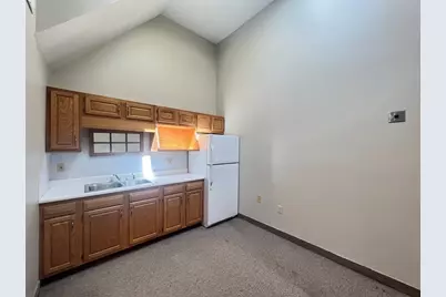 32 Elm #3, Westfield, MA 01085 - Photo 5