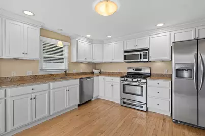 411 Newport Road, Hull, MA 02045 - Photo 9