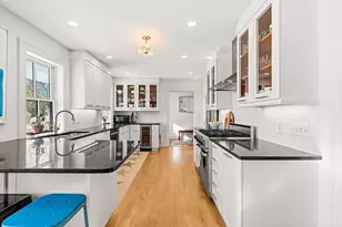 12 Bennett St, Manchester by the Sea, MA 01944 - Photo 3