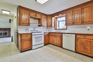45 Arakelian Dr, Billerica, MA 01821 - Photo 17