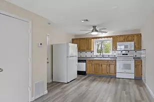 5455 N Main St, Fall River, MA 02720 - Photo 5
