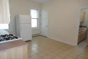 32 Rockland Ave, Malden, MA 02148 - Photo 3