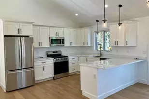 17 Lynch Way, Swansea, MA 02726 - Photo 5