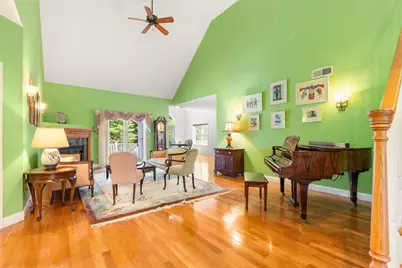 21 Steinbeck St, Tyngsborough, MA 01879 - Photo 7