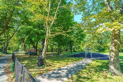 283 Alewife Brook Pkwy, Somerville, MA 02144 - Photo 33