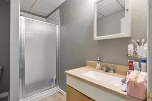 9 Mt Vernon St, Fitchburg, MA 01420 - Photo 27