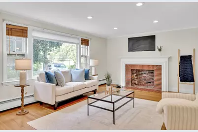 33 Stowecroft Rd, Arlington, MA 02474 - Photo 5