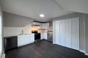 39 Cortland St, Springfield, MA 01109 - Photo 1