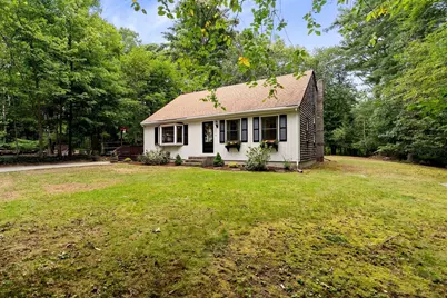 597 Liberty St, Rockland, MA 02370 - Photo 3