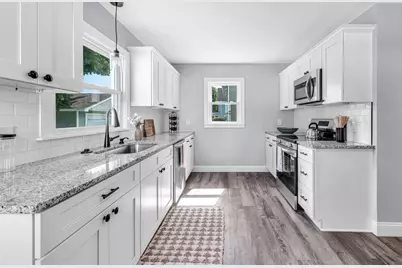62 Talcott Ave, West Springfield, MA 01089 - Photo 11