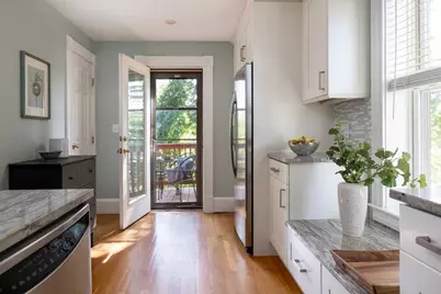 16 Kent Sq. #2, Brookline, MA 02446 - Photo 3