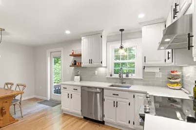 17 Cogswell Ave, Beverly, MA 01915 - Photo 3