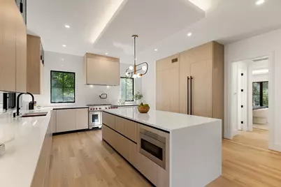 470 Quinobequin, Newton, MA 02468 - Photo 15