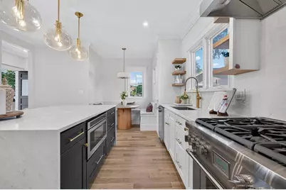 114 Malvern St, Melrose, MA 02176 - Photo 13