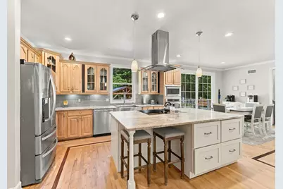 22 Division St, Seekonk, MA 02771 - Photo 9