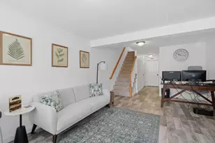 90 Carrington Ln, Uxbridge, MA 01569 - Photo 3