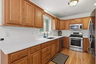 90 Carrington Ln, Uxbridge, MA 01569 - Photo 9