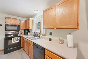 24 Old Thompson St, Palmer, MA 01069 - Photo 7