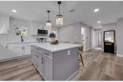 312 Pleasant St, Leicester, MA 01524 - Photo 7