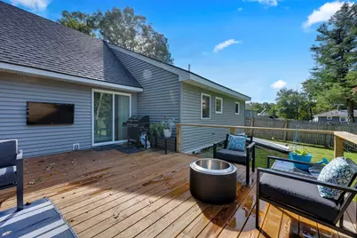 312 Pleasant St, Leicester, MA 01524 - Photo 21