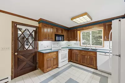 330 Ventura St, Ludlow, MA 01056 - Photo 13