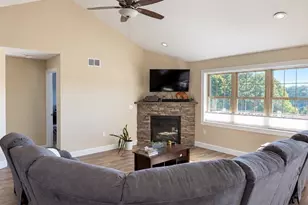 717 Northampton St, Holyoke, MA 01040 - Photo 9