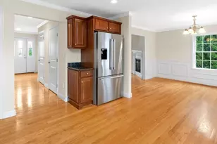 35 Hiawatha Ave, Waltham, MA 02451 - Photo 7