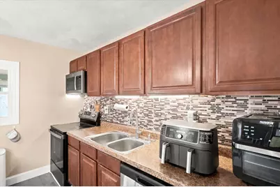 48 Jewett Street, Lowell, MA 01850 - Photo 5