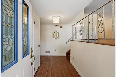 7 Gaywood Cir, Peabody, MA 01960 - Photo 3