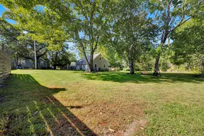 312 Pleasant St, Leicester, MA 01524 - Photo 25