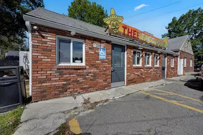 312 Pleasant St, Leicester, MA 01524 - Photo 29
