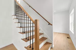 181 Wellington, Fall River, MA 02720 - Photo 9